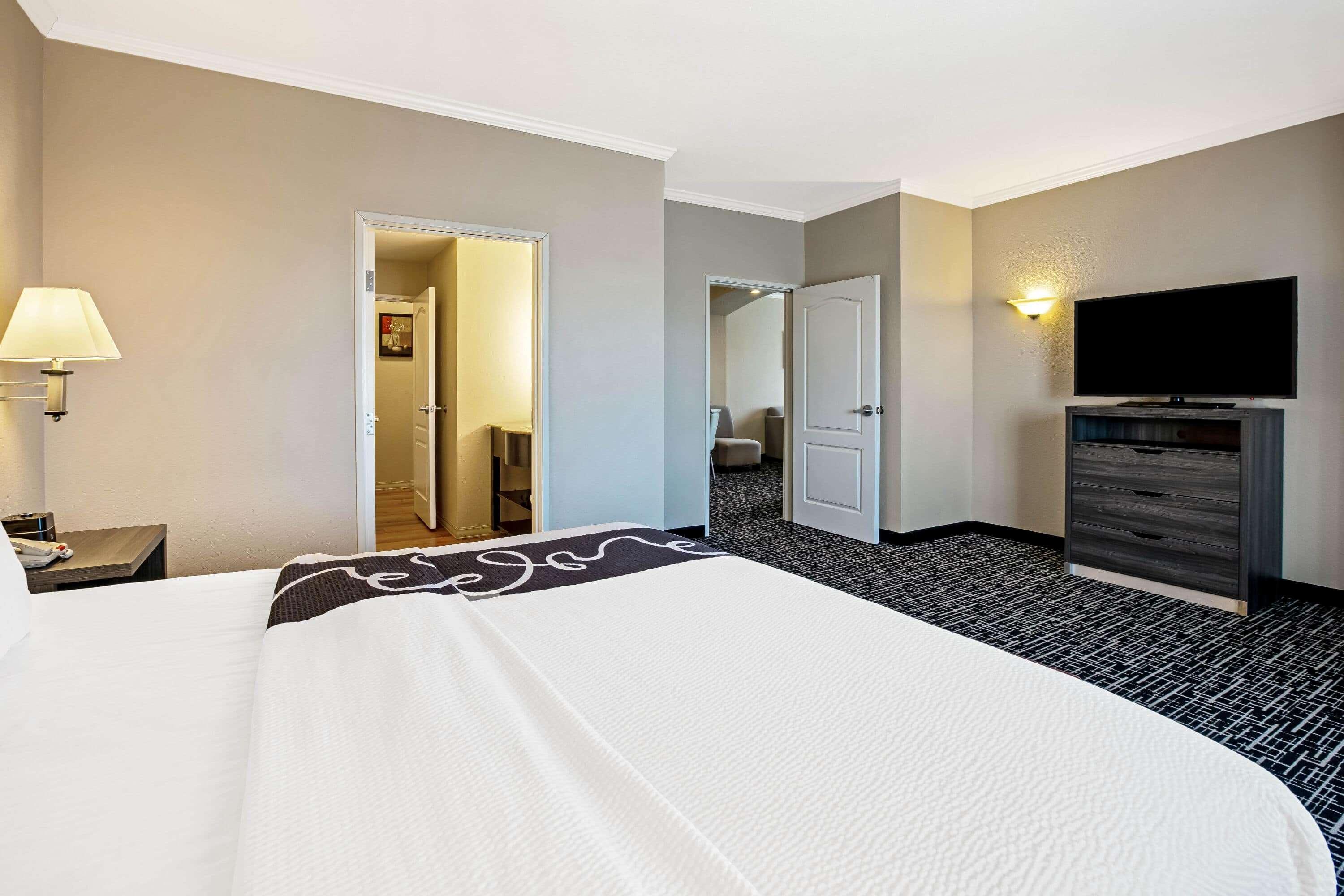 Отель La Quinta By Wyndham Garland Harbor Point Экстерьер фото