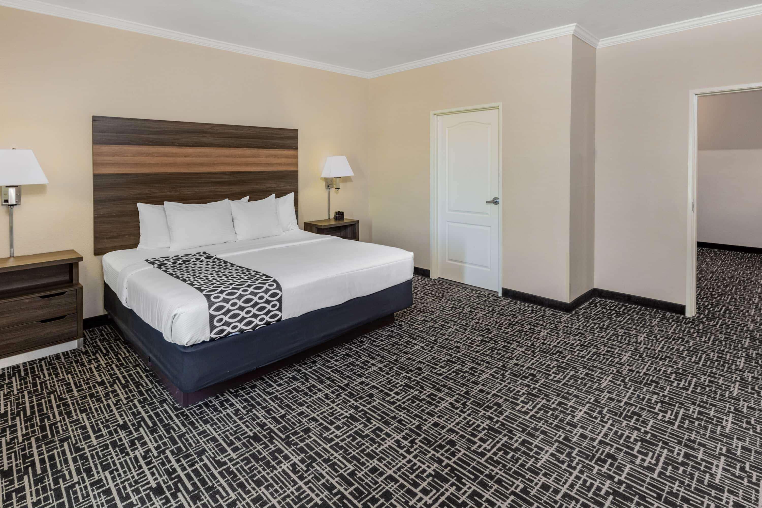 Отель La Quinta By Wyndham Garland Harbor Point Экстерьер фото