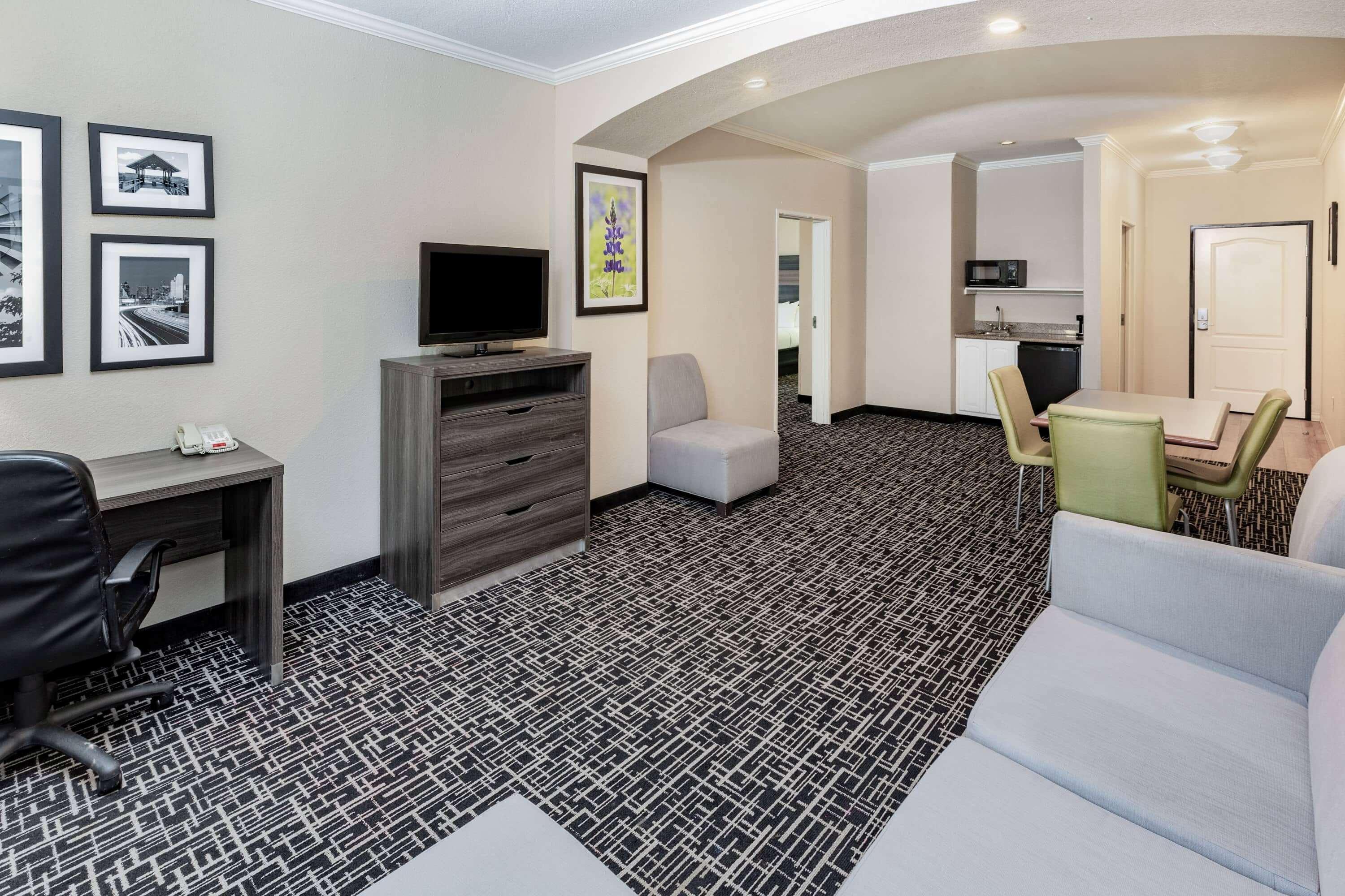 Отель La Quinta By Wyndham Garland Harbor Point Экстерьер фото