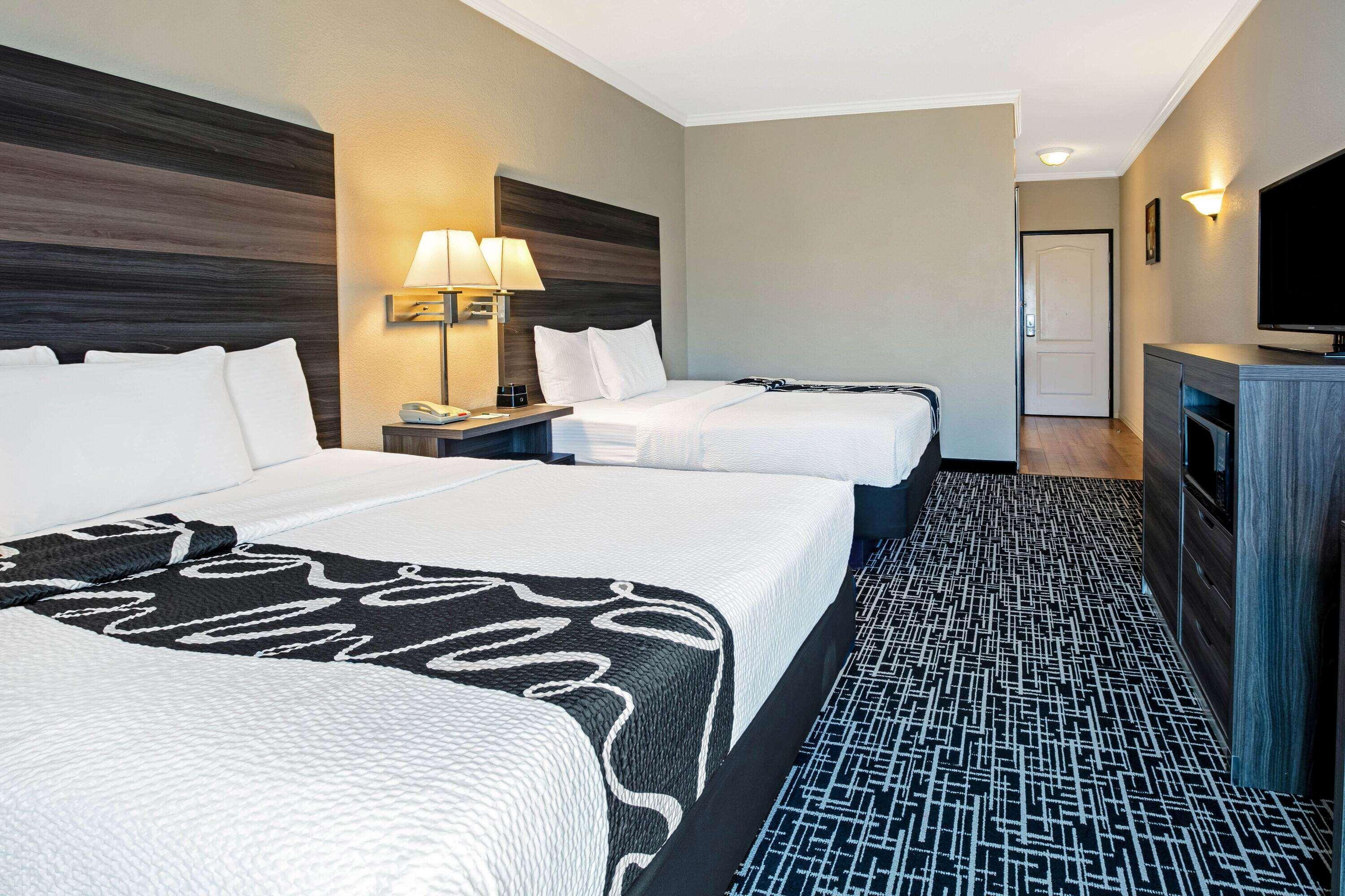 Отель La Quinta By Wyndham Garland Harbor Point Экстерьер фото