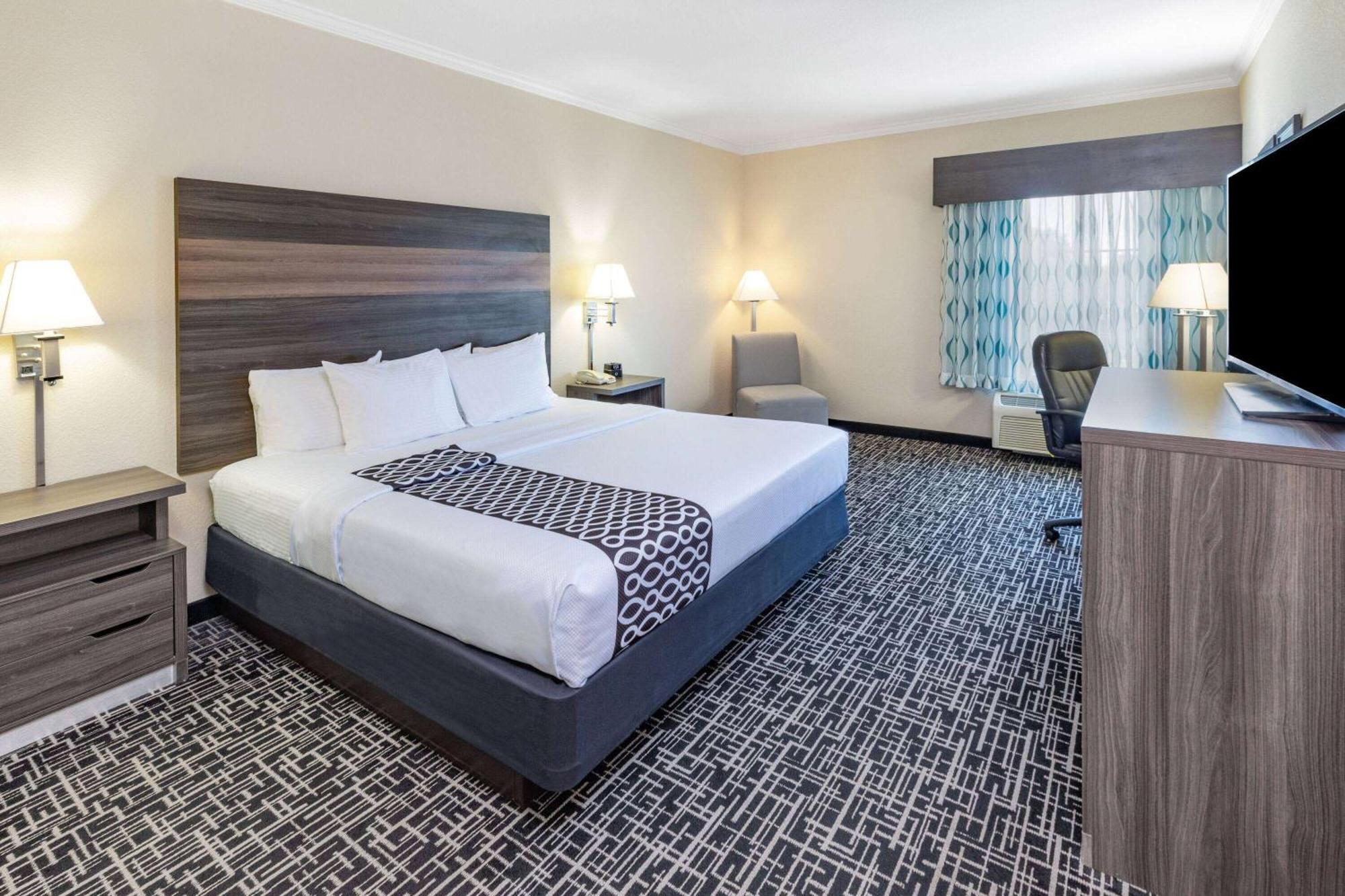 Отель La Quinta By Wyndham Garland Harbor Point Экстерьер фото